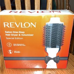 Revlon blow drying brush